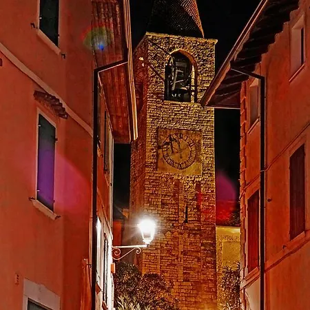 Apartment La Rotonda Apartments By Gardadomusmea